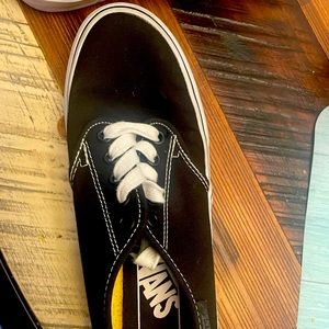 Woman’s vans 6.5 like new
